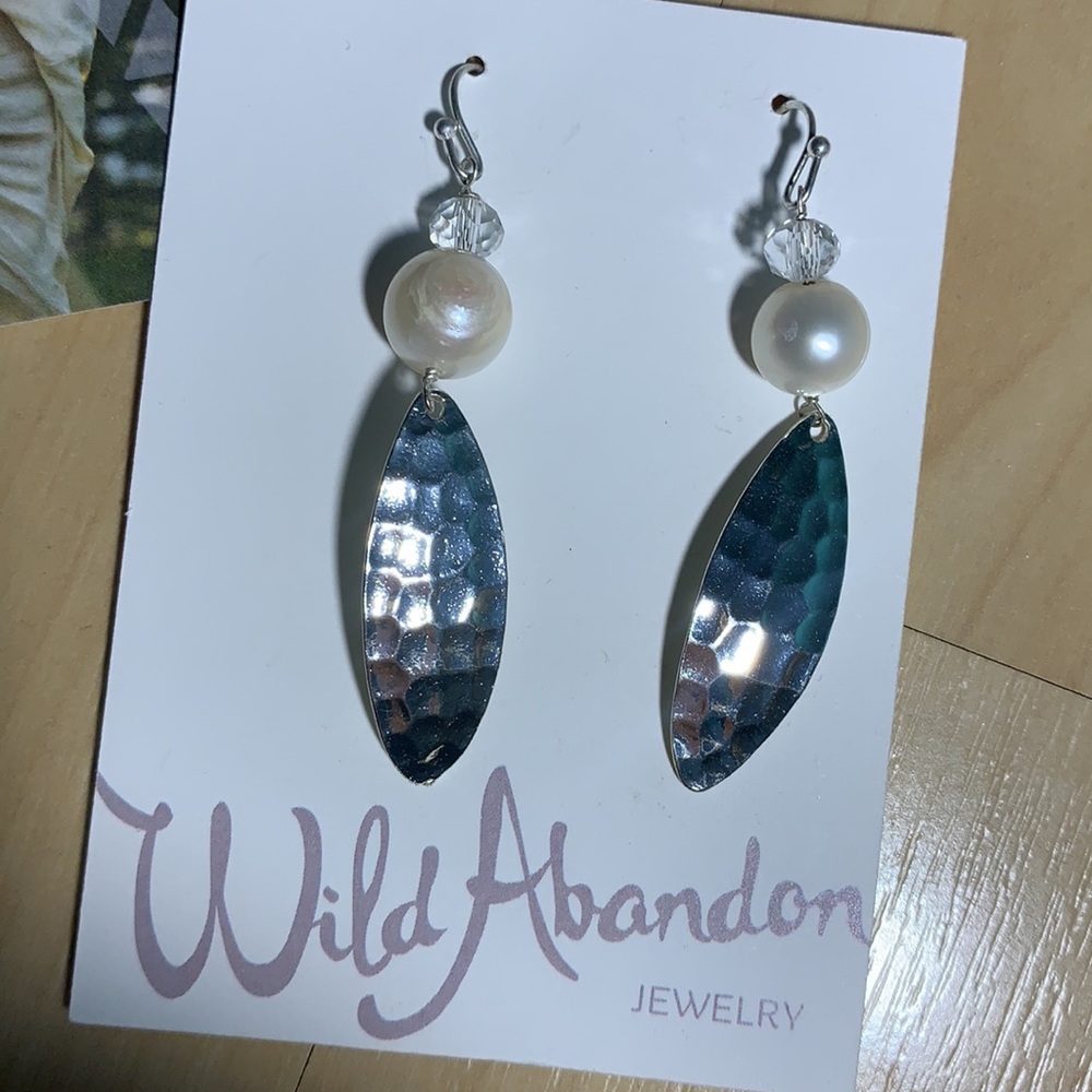 WILD ABANDON Crystal Genuine Pearl & Hammered Metal Earrings